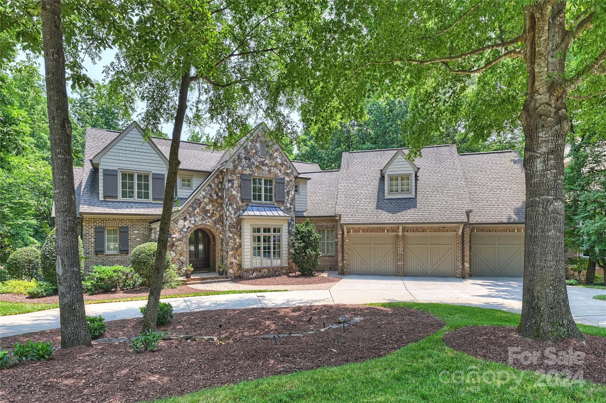Photo of 1619 Shadow Forest Drive, Matthews, NC 28105