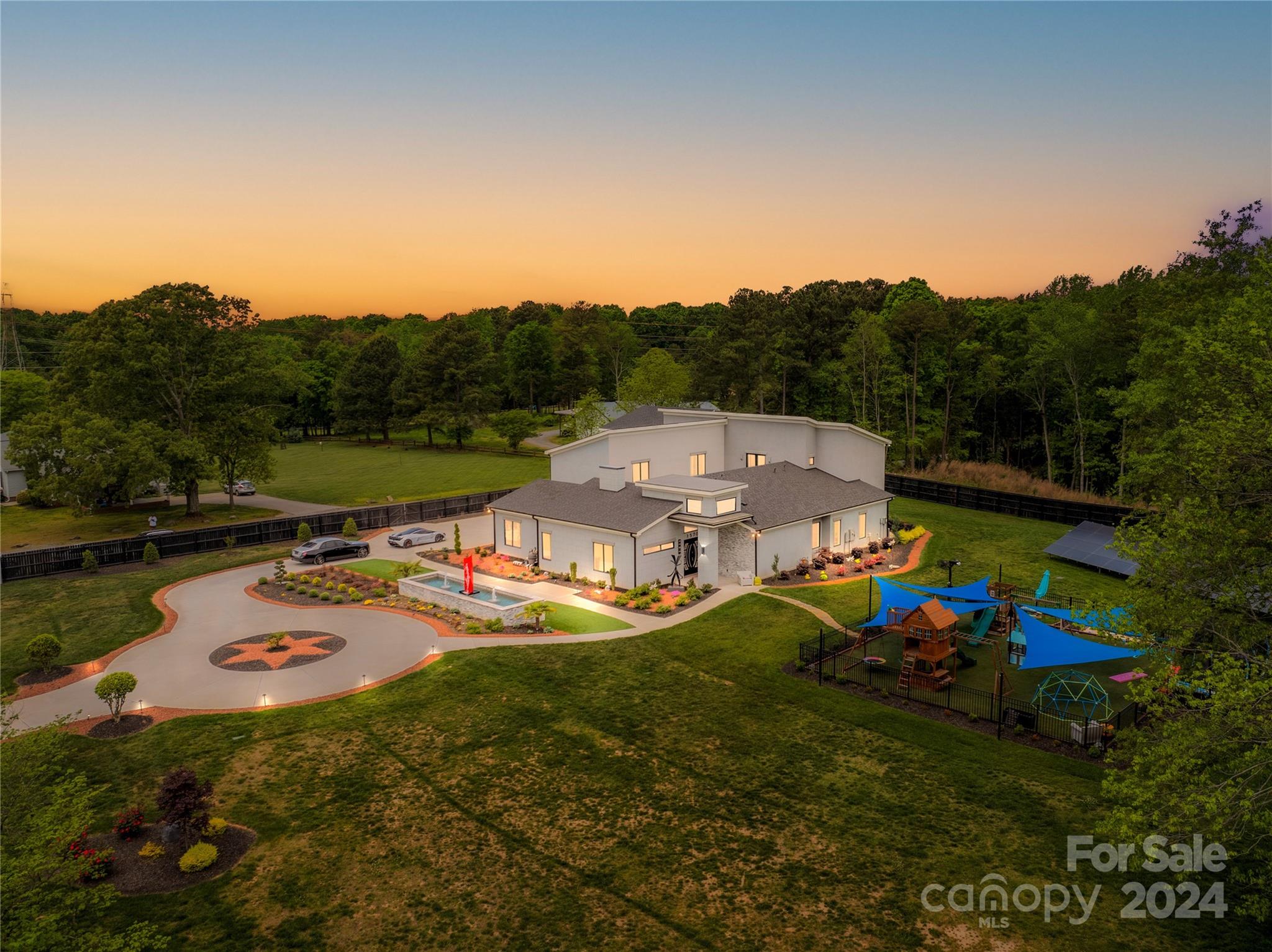 Photo of 15700 Youngblood Road, Charlotte, NC 28278