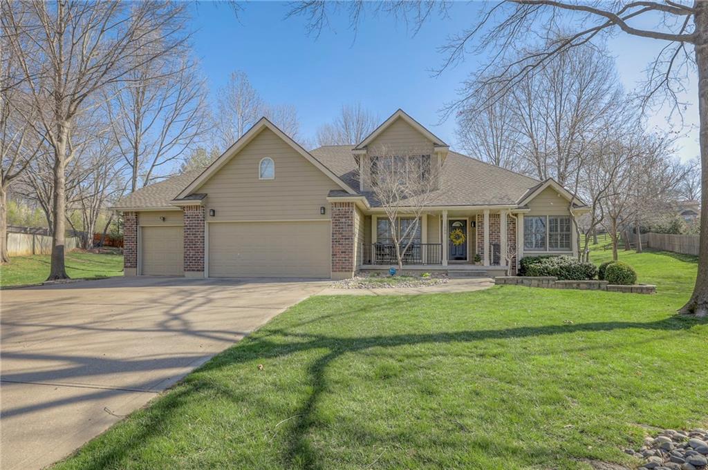 Photo of 1006 SW 44th Street Drive, Blue Springs, MO 64015