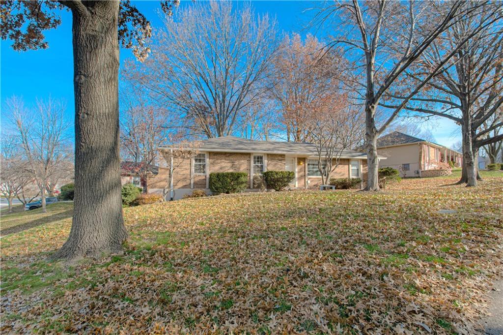 Photo of 1505 SW Mic O Say Drive, Blue Springs, MO 64015