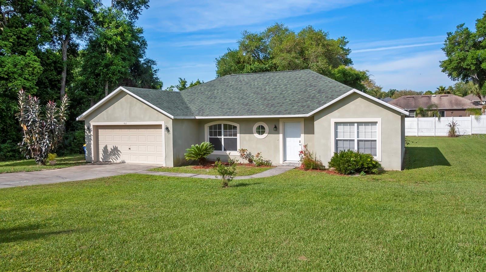 Photo of 407 N DIXIE DRIVE, HOWEY IN THE HILLS, FL 34737