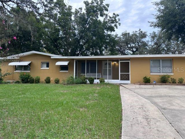 Photo of 861 N WATERVIEW DR, CLERMONT, FL 34711
