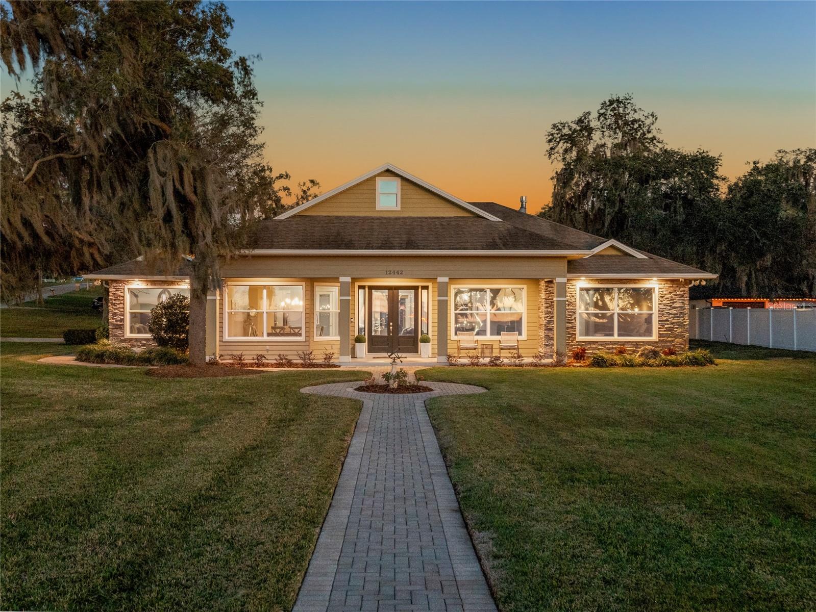 Photo of 12442 LAKESHORE DRIVE, CLERMONT, FL 34711