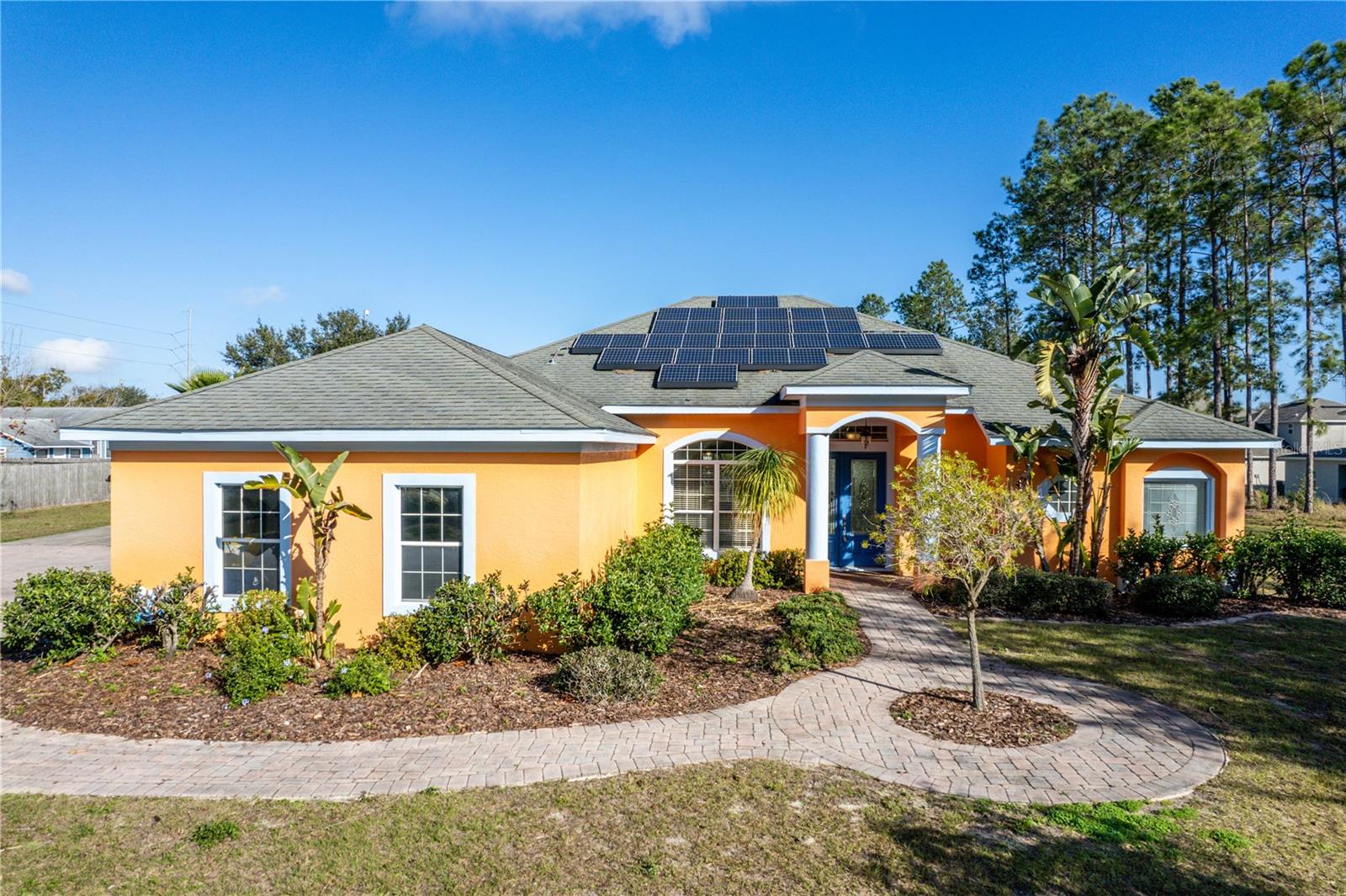 Photo of 112 S MARE AVENUE, HOWEY IN THE HILLS, FL 34737