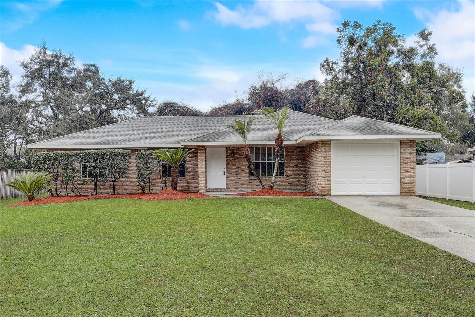 Photo of 221 LUCERNE DRIVE, DEBARY, FL 32713