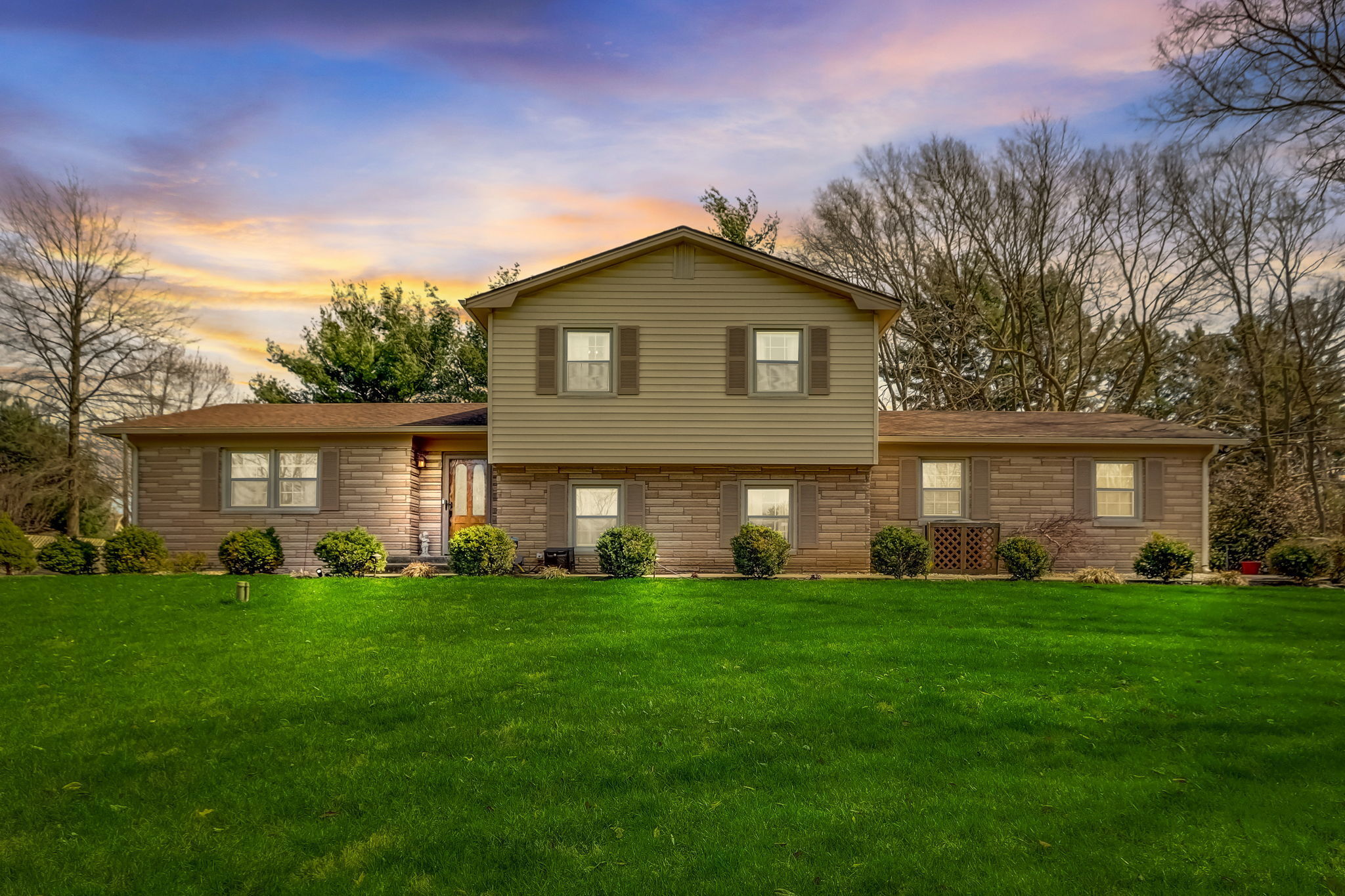 Photo of 1572 Rolling Ridge Road, Shelbyville, IN 46176