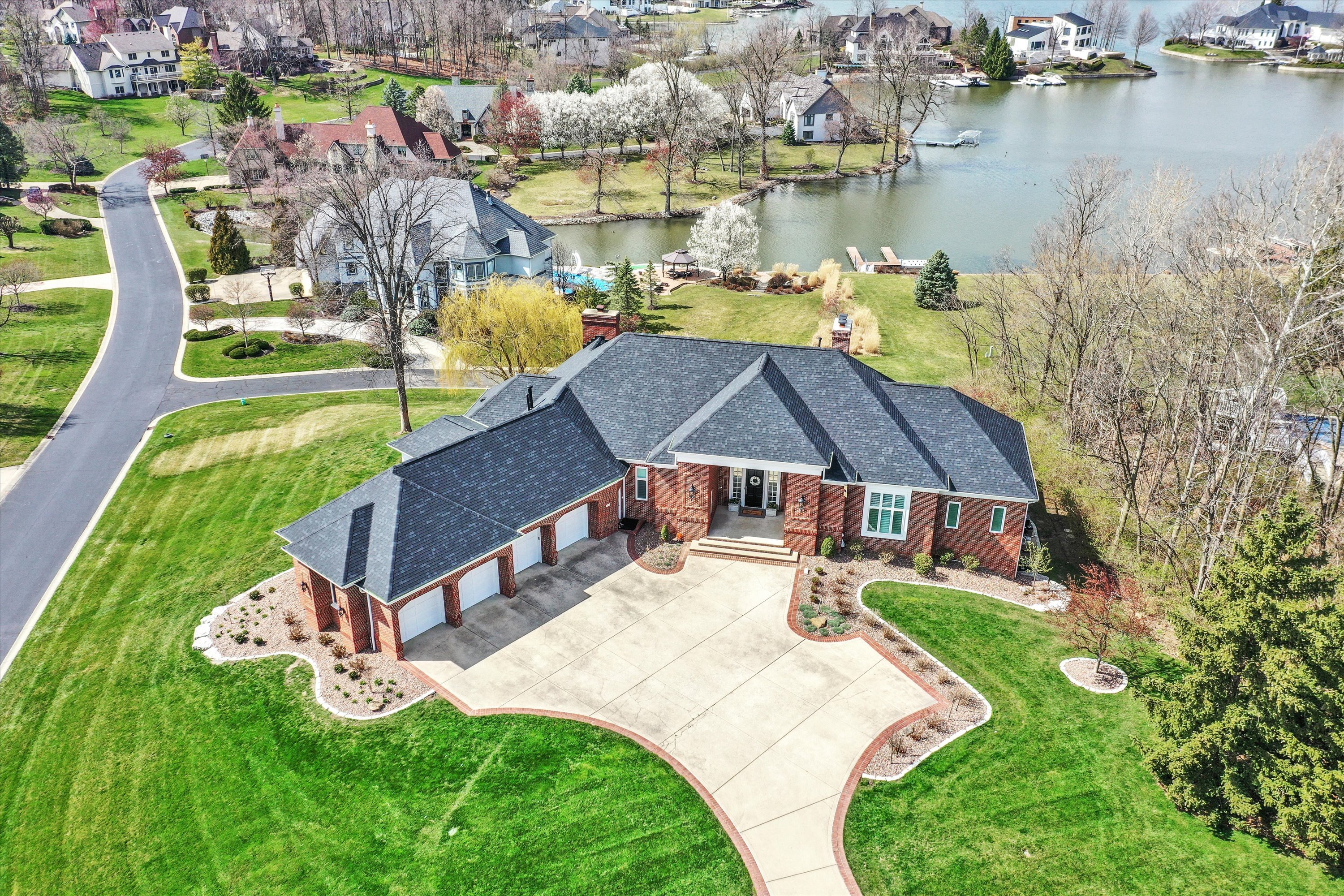 Photo of 9018 Diamond Pointe Drive, Indianapolis, IN 46236