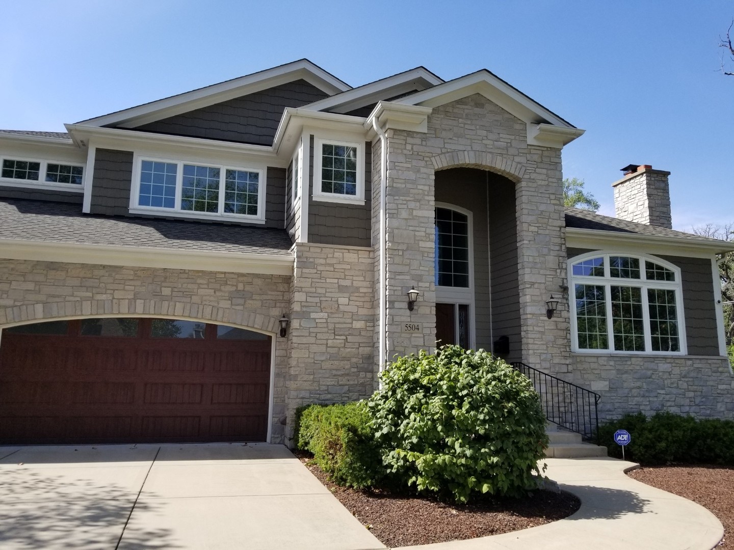 Photo of 5504 Middaugh Avenue, Downers Grove, IL 60516