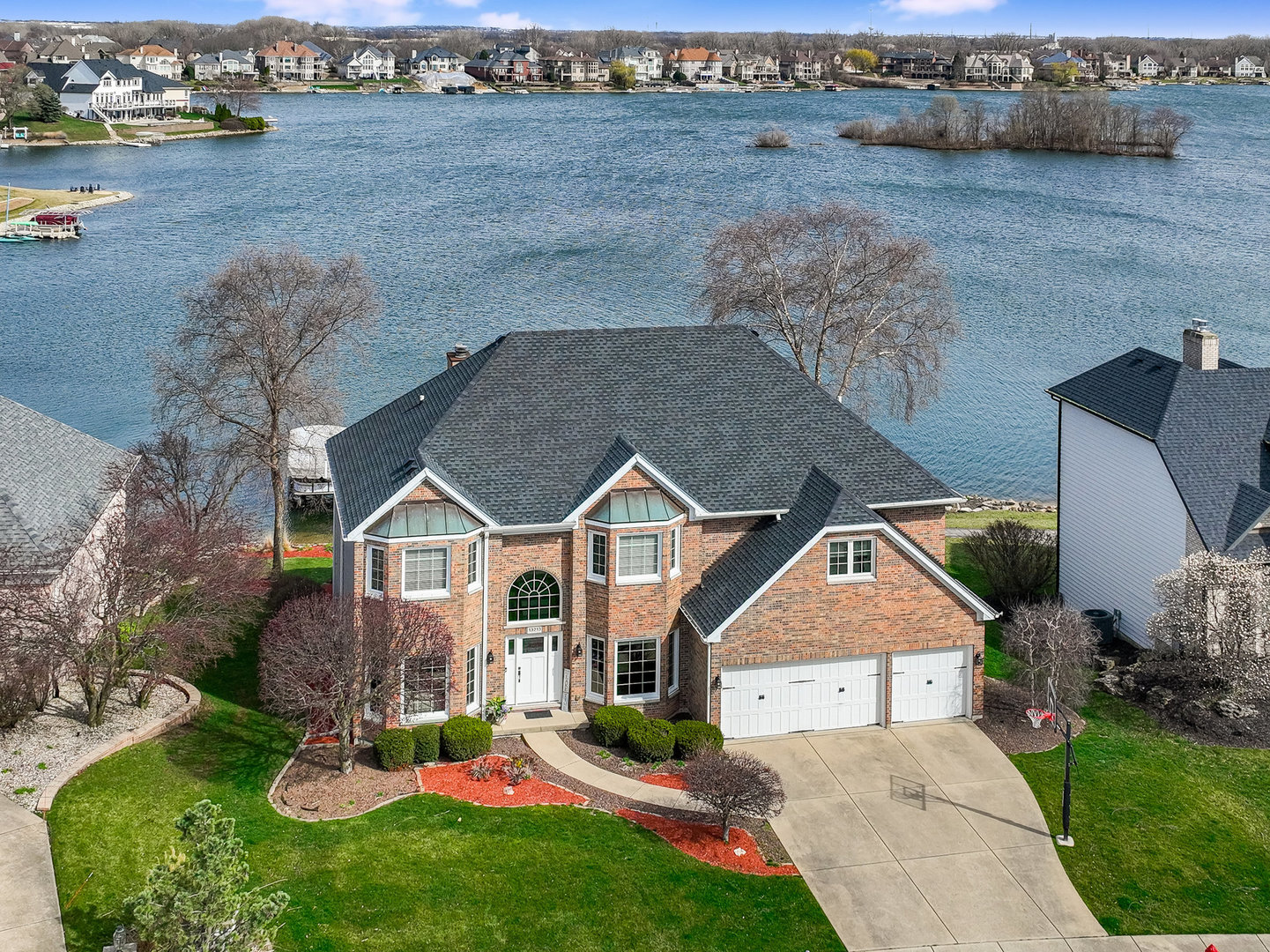 Photo of 13213 Lakepoint Drive, Plainfield, IL 60585